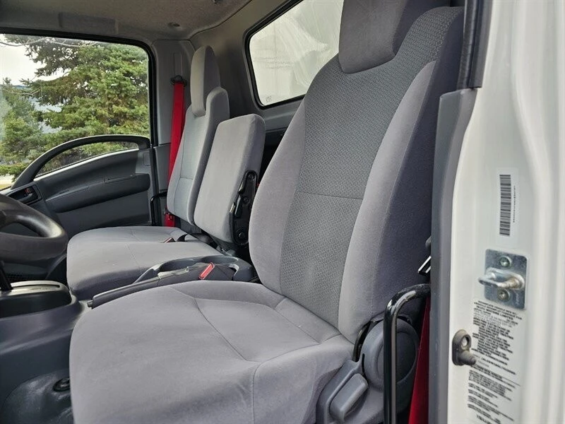 2020 Isuzu Elf - Image 14 of 17