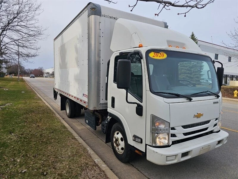 2020 Isuzu Elf - Image 2 of 17