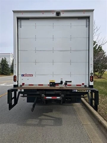 2020 Isuzu Elf - Image 6 of 17