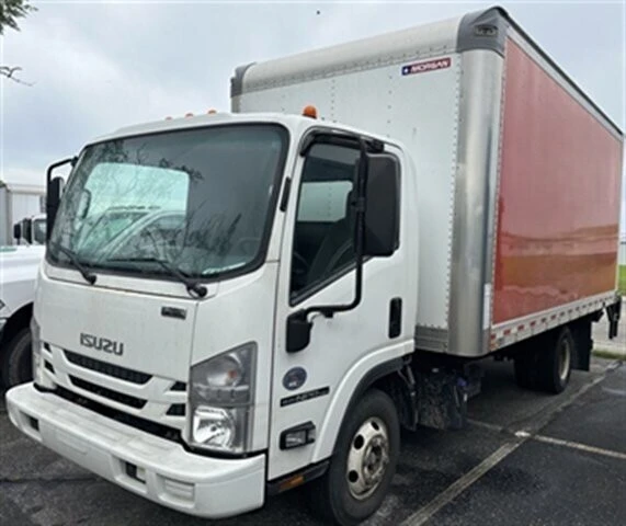 2020 Isuzu Elf - Image 2 of 11