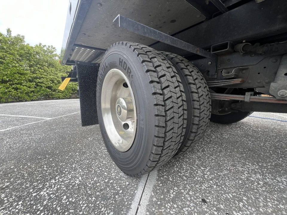 2020 Isuzu Elf - Image 20 of 31