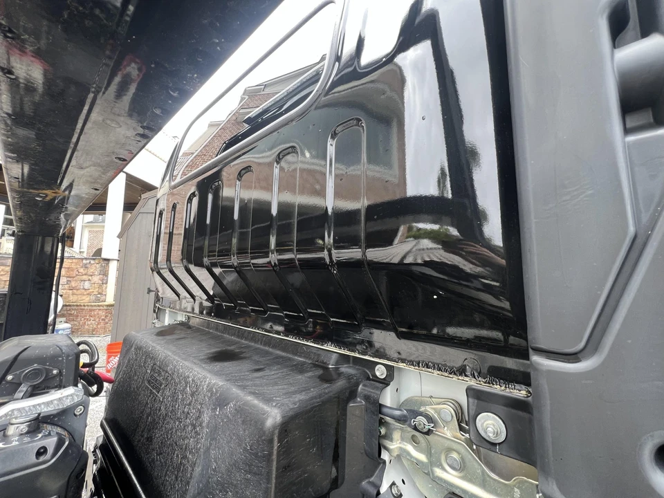 2020 Isuzu Elf - Image 10 of 31