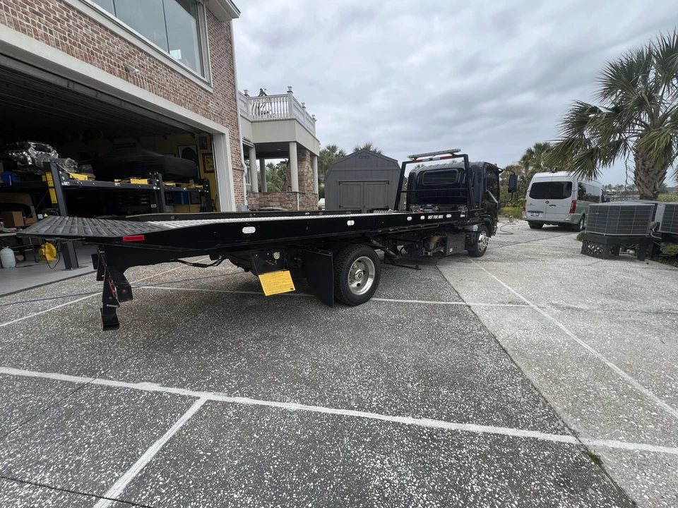 2020 Isuzu Elf - Image 7 of 31