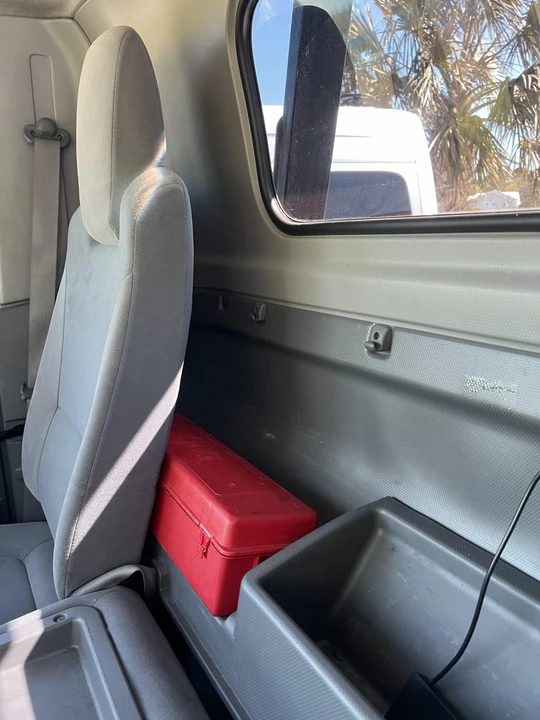 2020 Isuzu Elf - Image 25 of 31