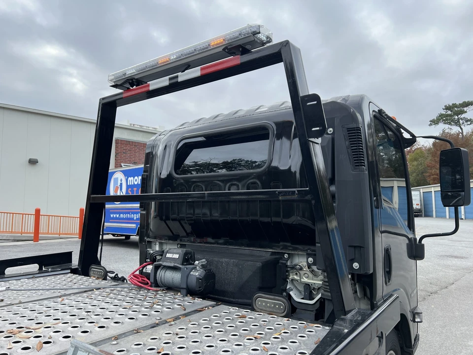 2020 Isuzu Elf - Image 14 of 31