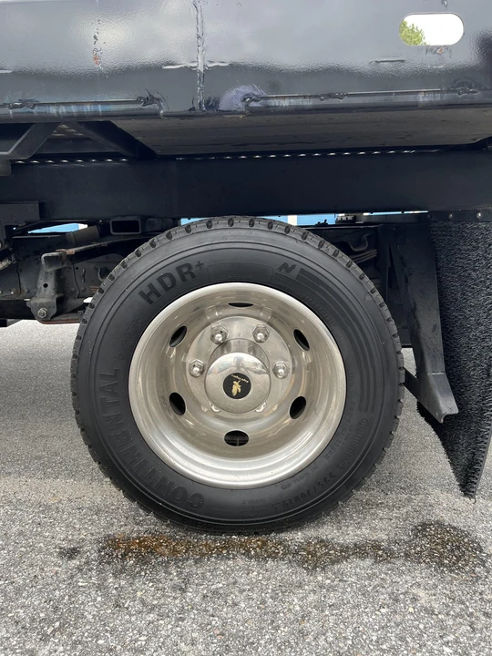 2020 Isuzu Elf - Image 19 of 31