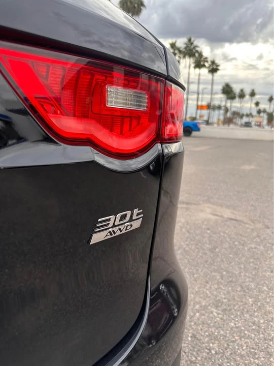 2020 Jaguar F-Pace - Image 5 of 8