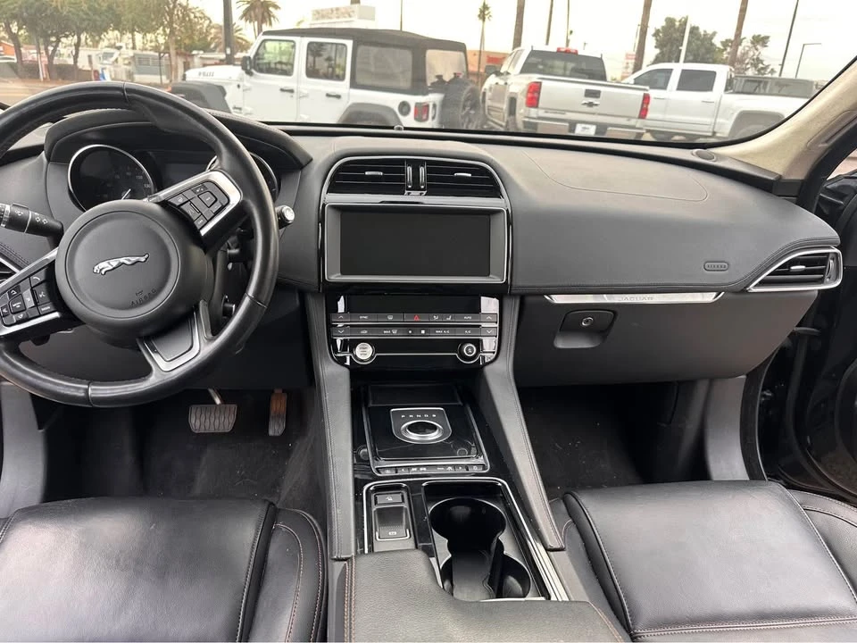 2020 Jaguar F-Pace - Image 7 of 8