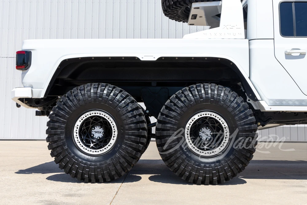 2020 Jeep JT Gladiator - Image 19 of 29