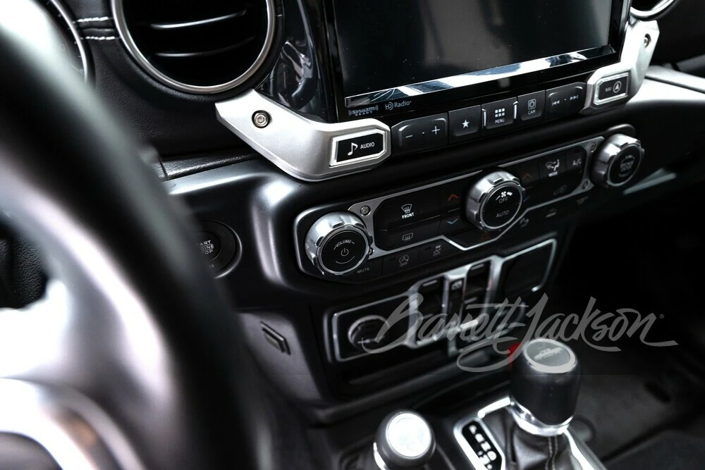 2020 Jeep JT Gladiator - Image 18 of 31