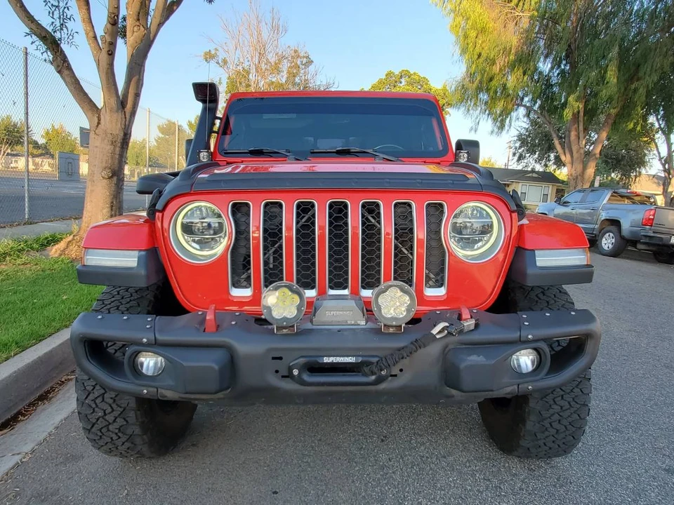 2020 Jeep JT Gladiator - Image 2 of 16