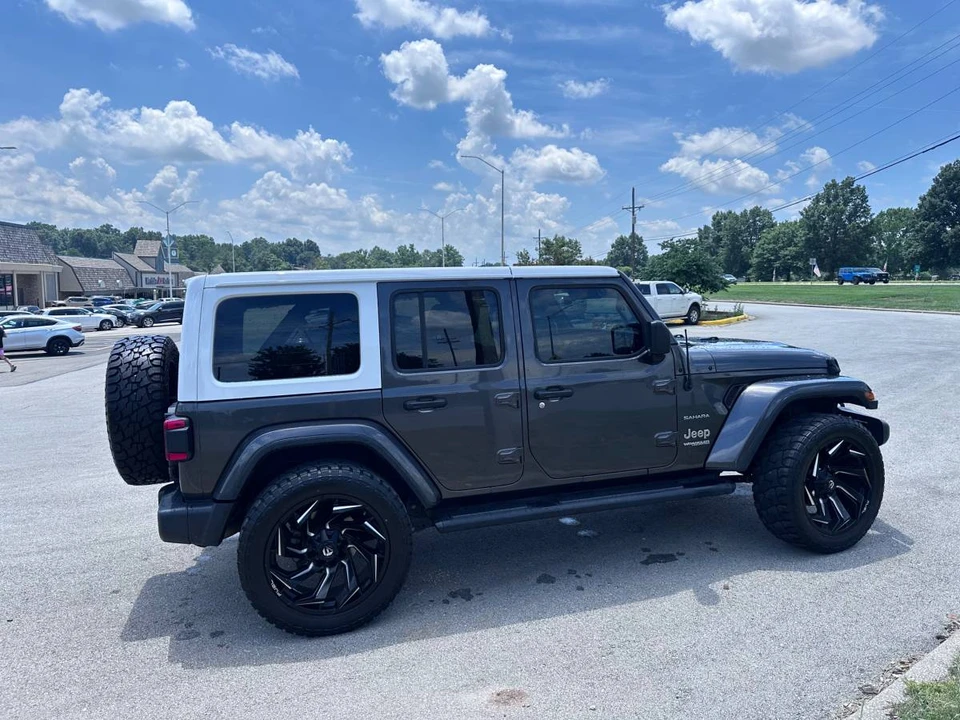 2020 Jeep JL Wrangler - Image 4 of 12