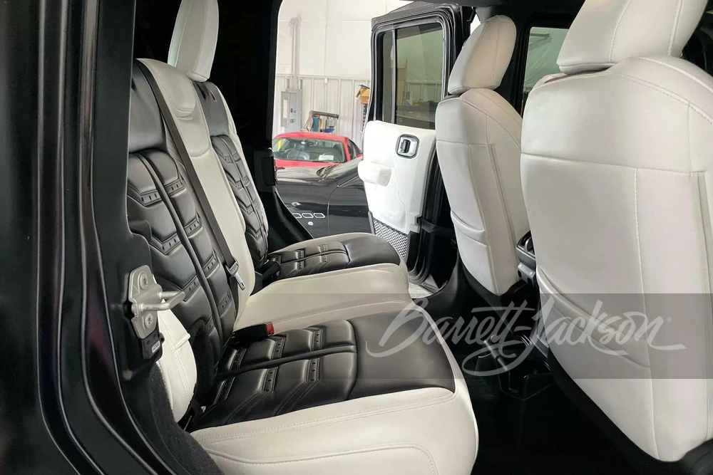 2020 Jeep JL Wrangler - Image 23 of 31