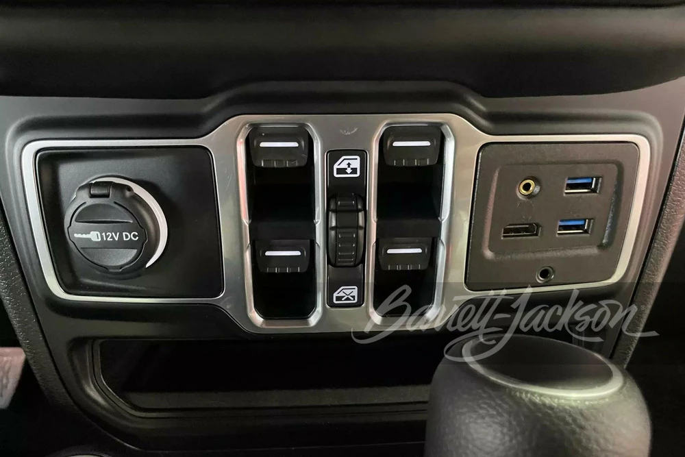 2020 Jeep JL Wrangler - Image 19 of 31