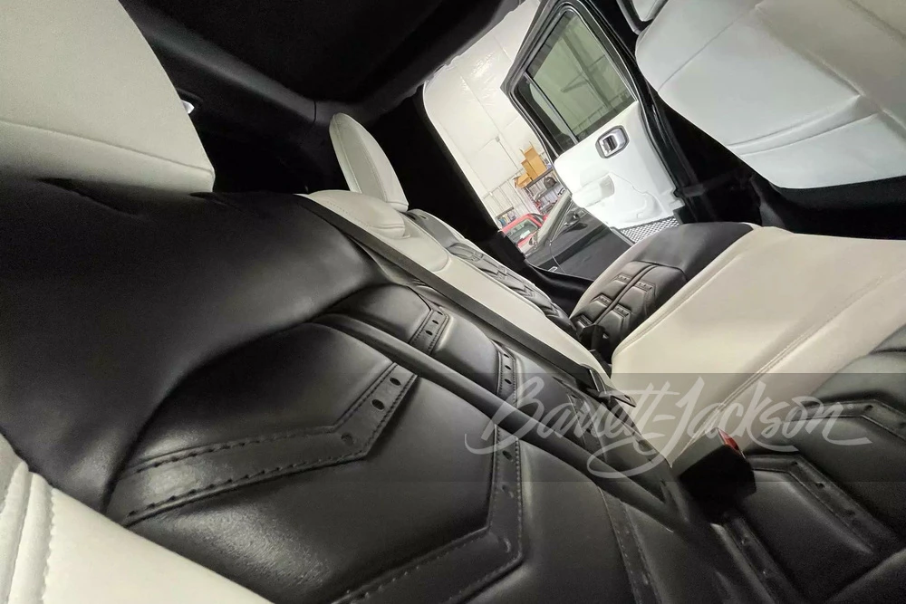 2020 Jeep JL Wrangler - Image 17 of 31