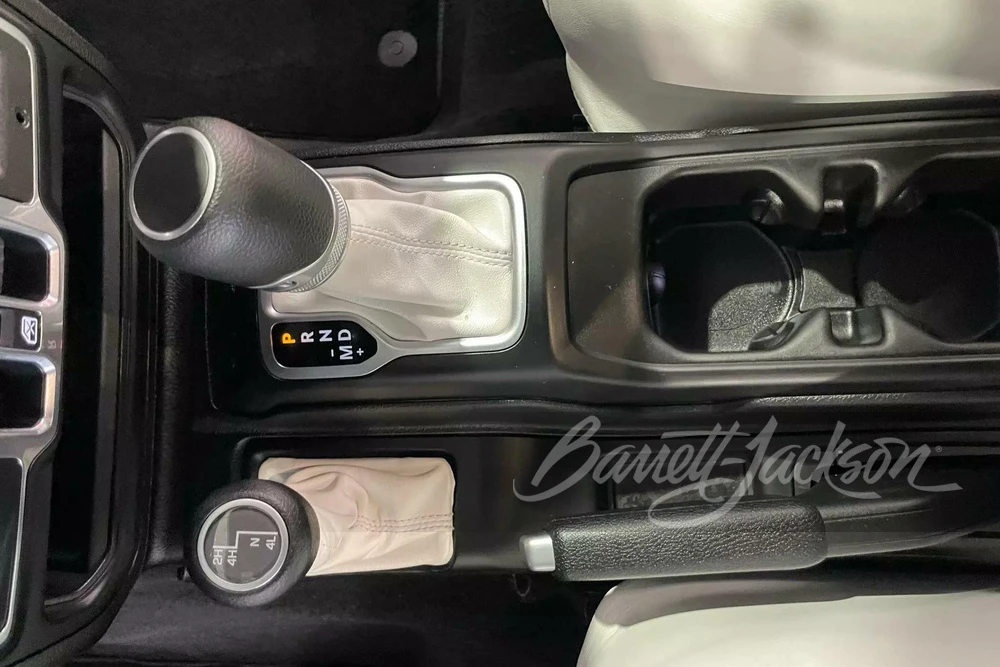 2020 Jeep JL Wrangler - Image 15 of 31