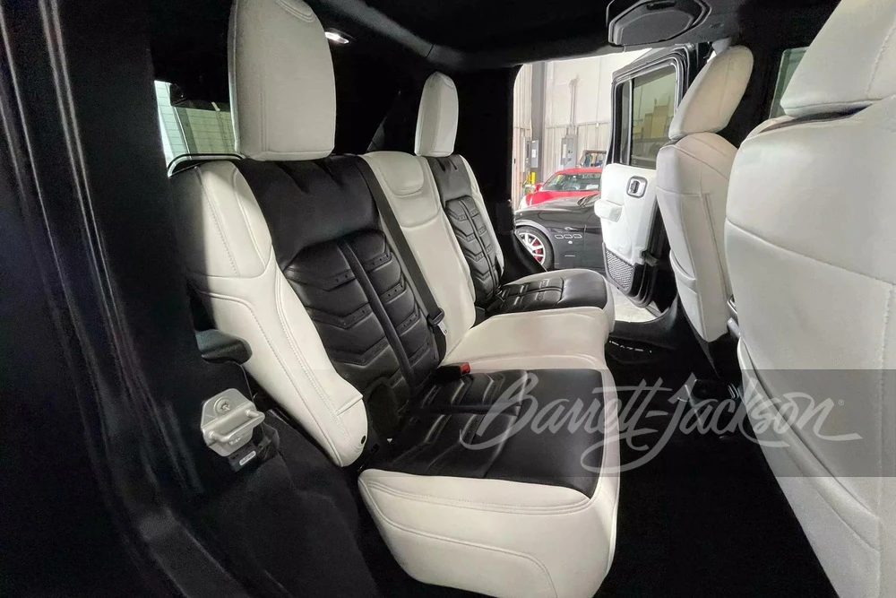 2020 Jeep JL Wrangler - Image 16 of 31