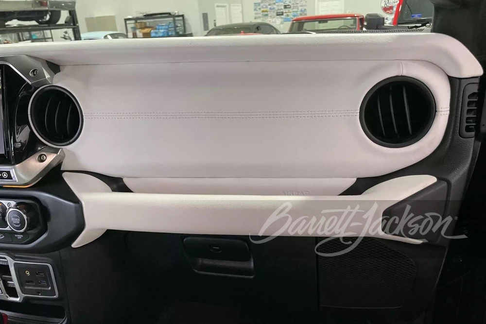2020 Jeep JL Wrangler - Image 13 of 31