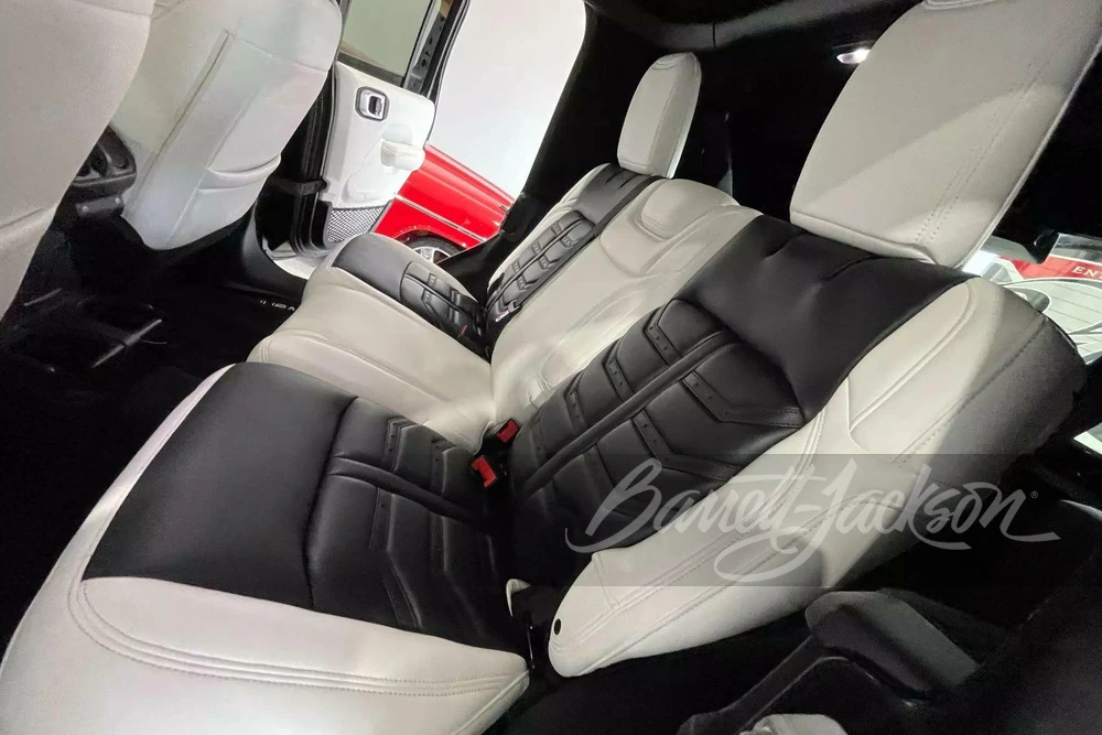 2020 Jeep JL Wrangler - Image 20 of 31
