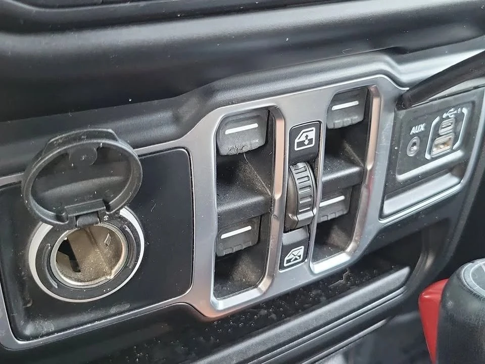 2020 Jeep JL Wrangler - Image 7 of 20