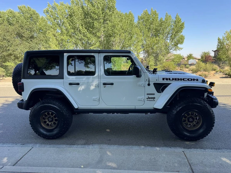 2020 Jeep JL Wrangler - Image 4 of 20