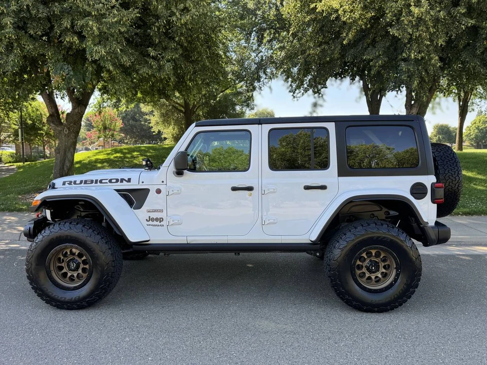2020 Jeep JL Wrangler - Image 5 of 20
