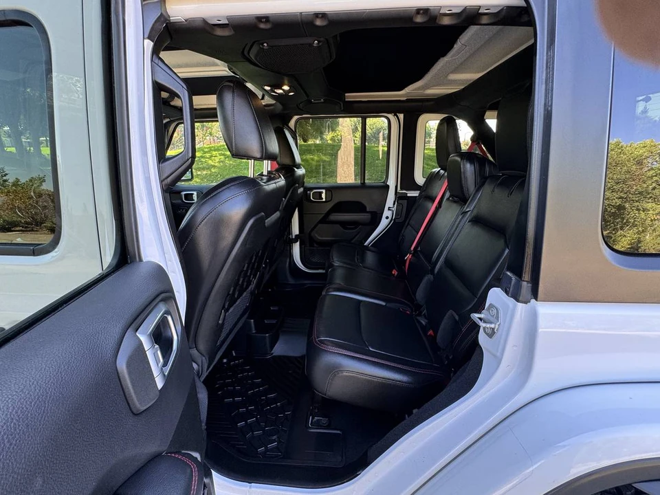 2020 Jeep JL Wrangler - Image 15 of 20