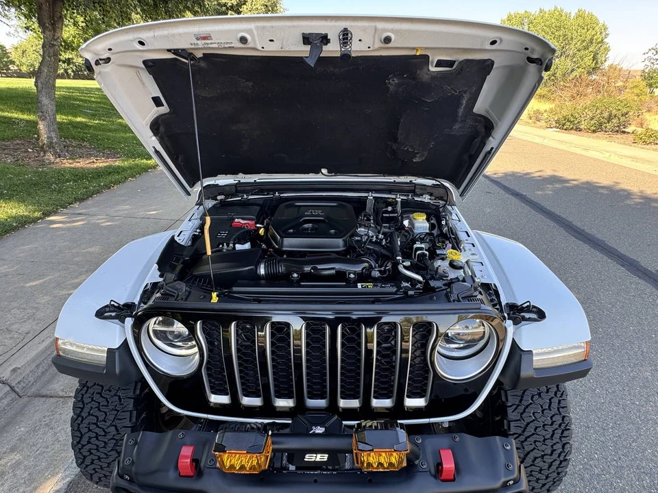 2020 Jeep JL Wrangler - Image 19 of 20