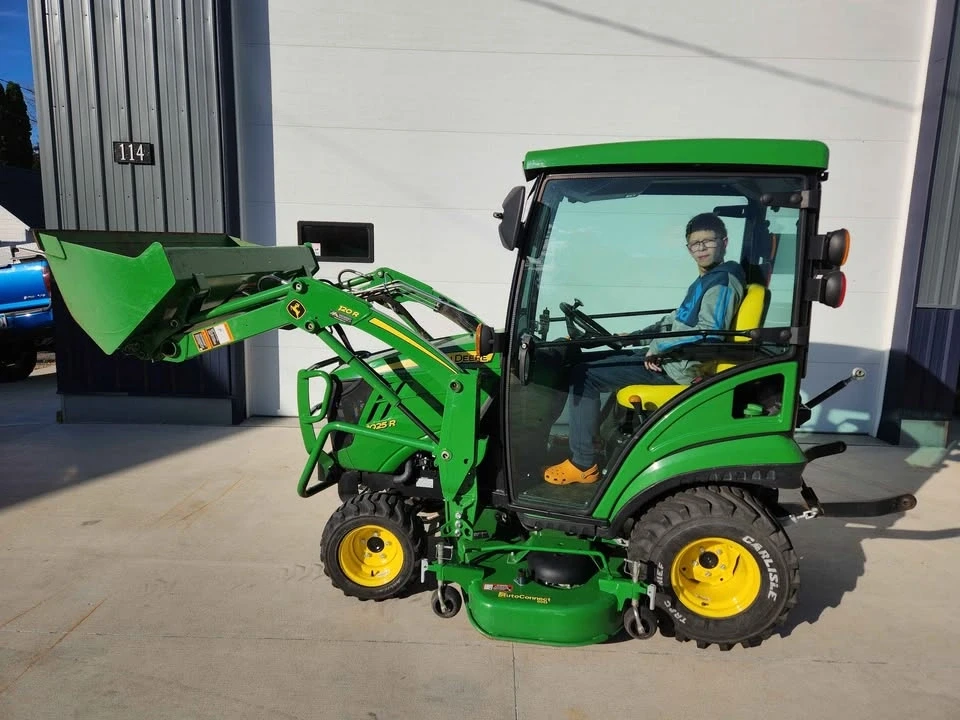 2020 John Deere - Image 2 of 17