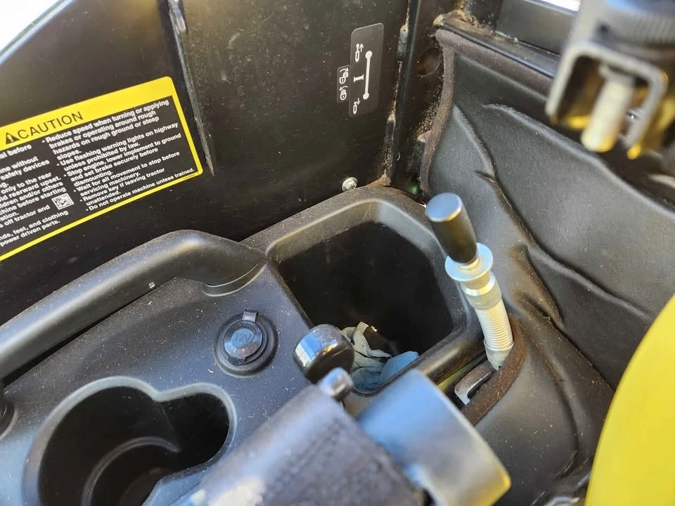 2020 John Deere - Image 15 of 17