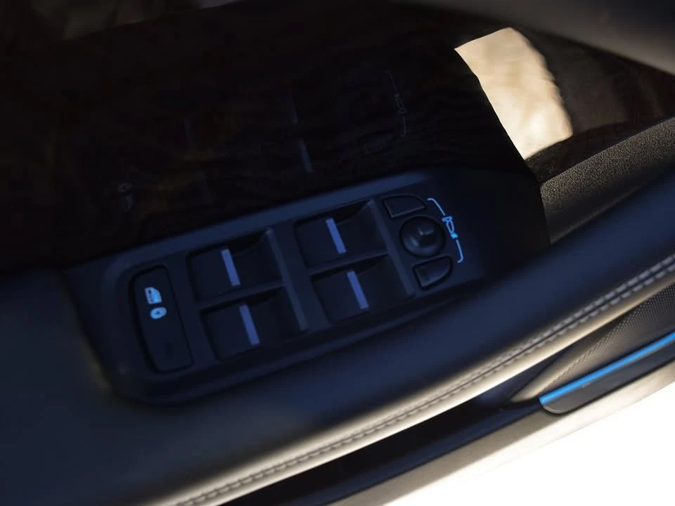 2020 Jaguar I-Pace - Image 12 of 20