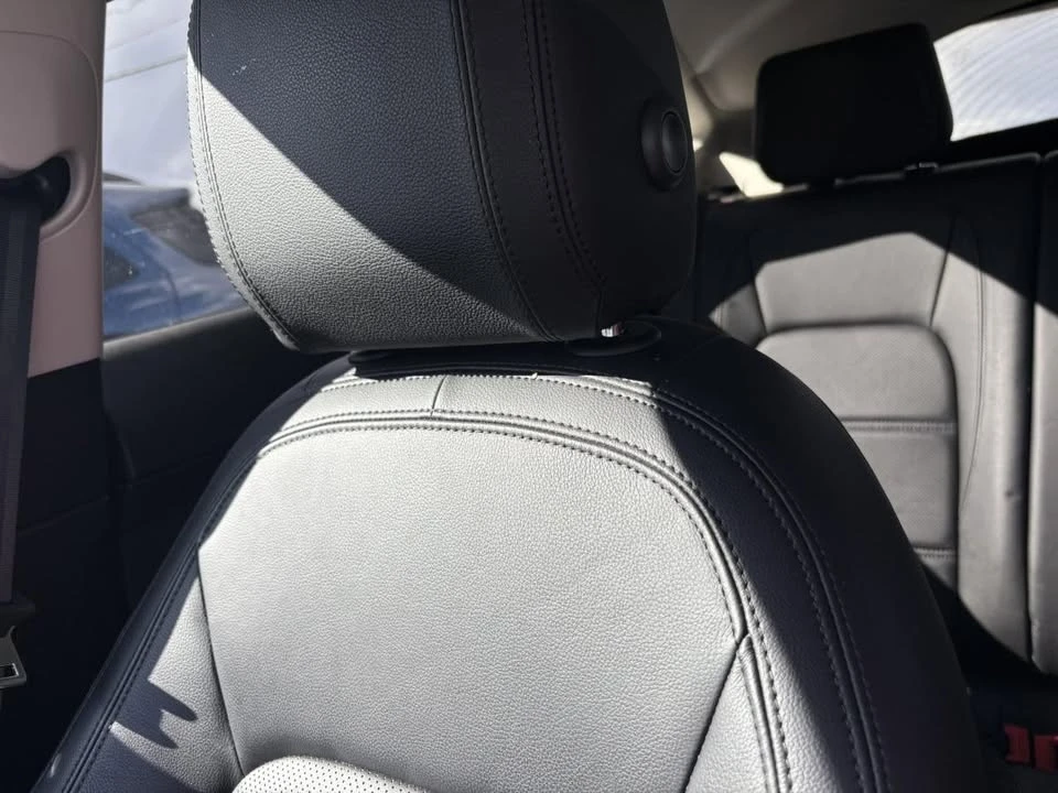 2020 Jaguar E-Pace - Image 10 of 14