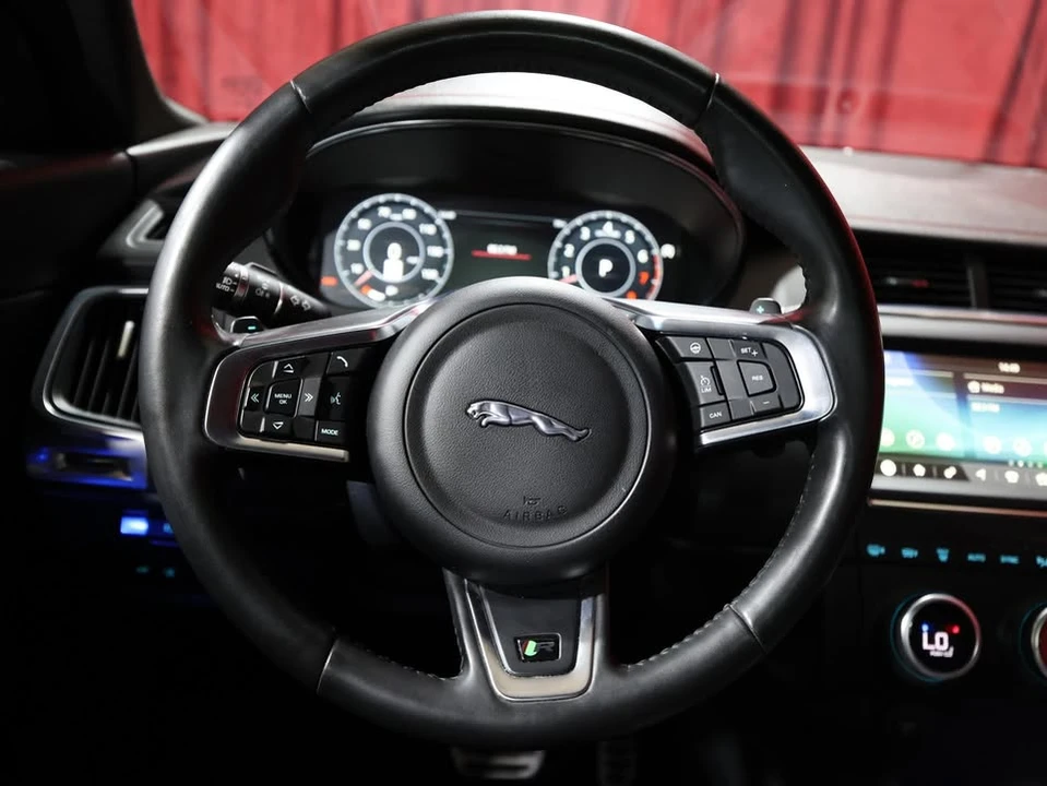 2020 Jaguar E-Pace - Image 15 of 18
