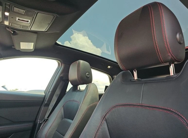2020 Jaguar E-Pace - Image 11 of 14
