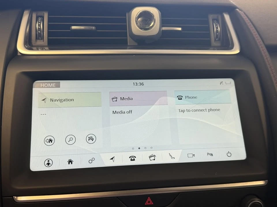 2020 Jaguar E-Pace - Image 15 of 20