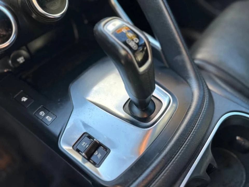 2020 Jaguar E-Pace - Image 18 of 20