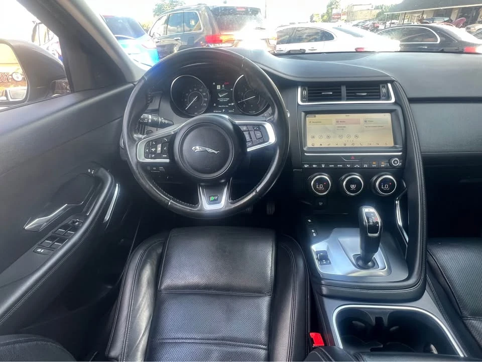 2020 Jaguar E-Pace - Image 7 of 20
