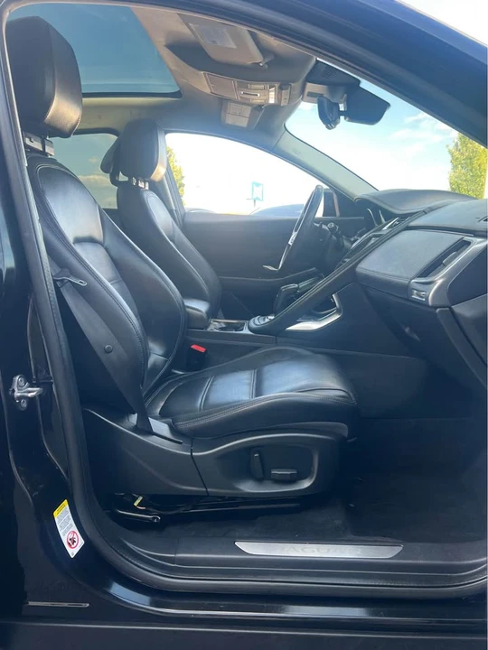 2020 Jaguar E-Pace - Image 11 of 20