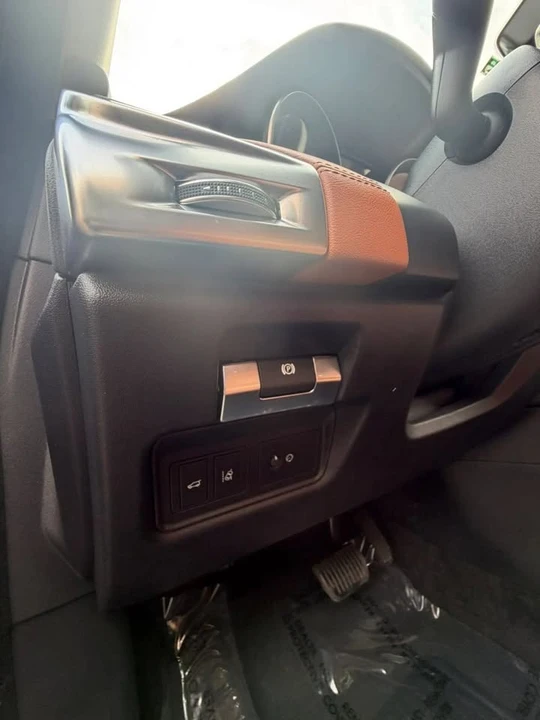 2020 Jaguar E-Pace - Image 13 of 20