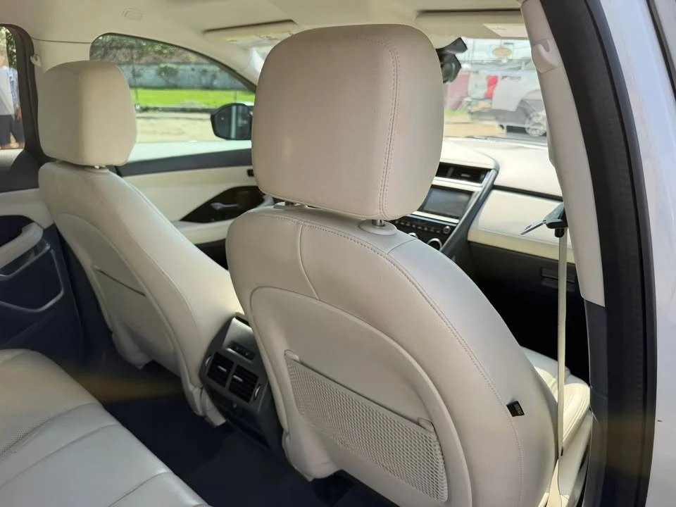2020 Jaguar E-Pace - Image 15 of 20