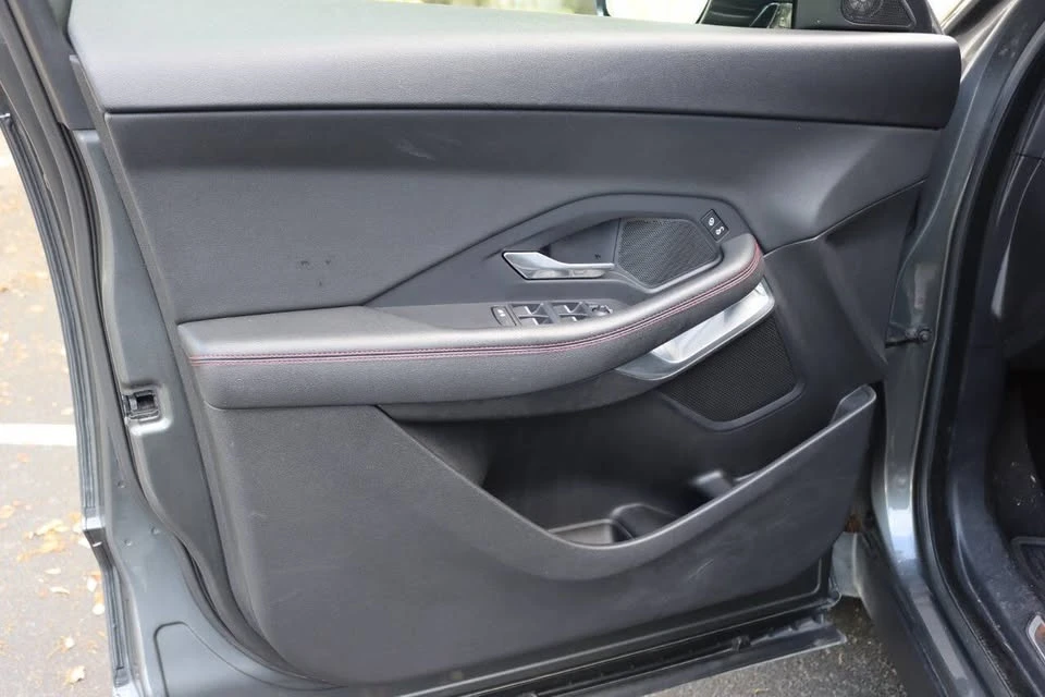 2020 Jaguar E-Pace - Image 9 of 20