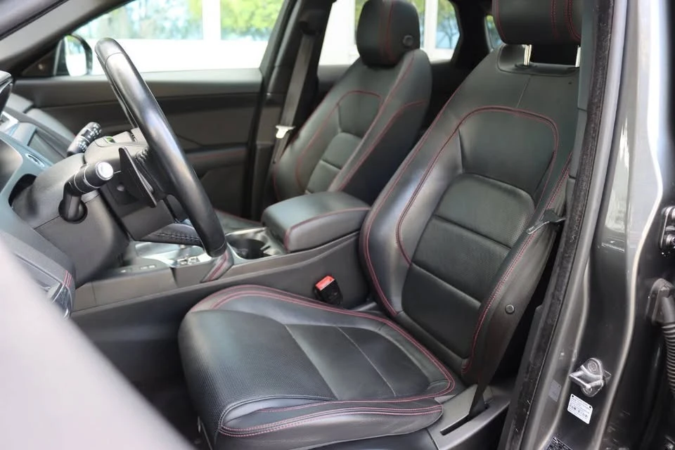 2020 Jaguar E-Pace - Image 10 of 20