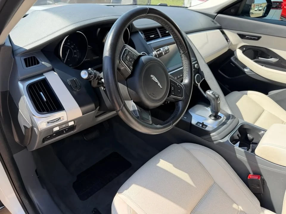 2020 Jaguar E-Pace - Image 3 of 20