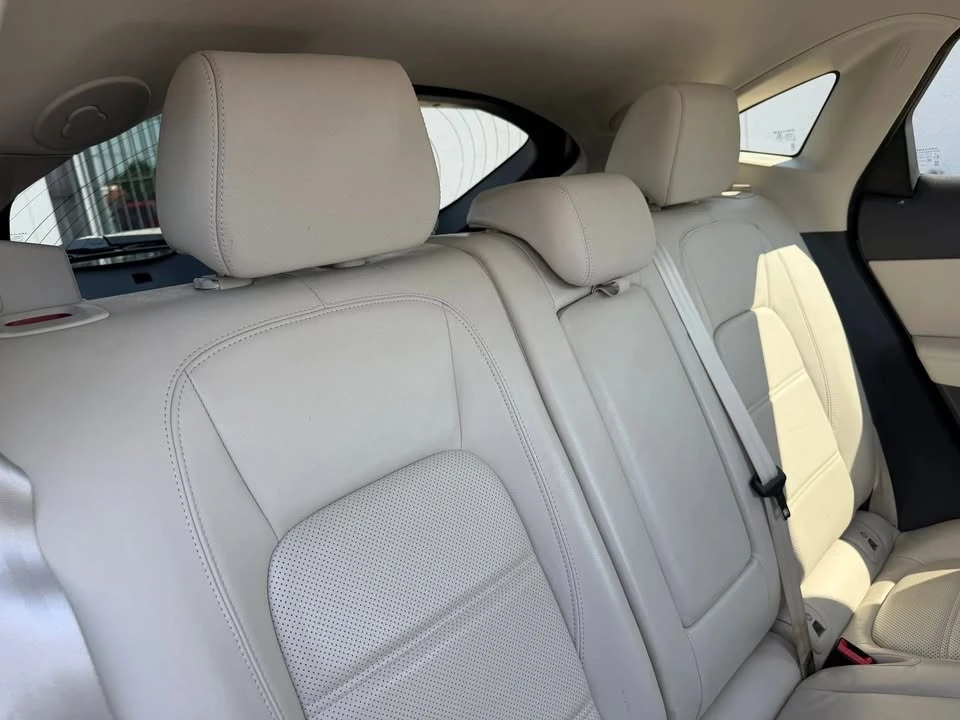 2020 Jaguar E-Pace - Image 17 of 20