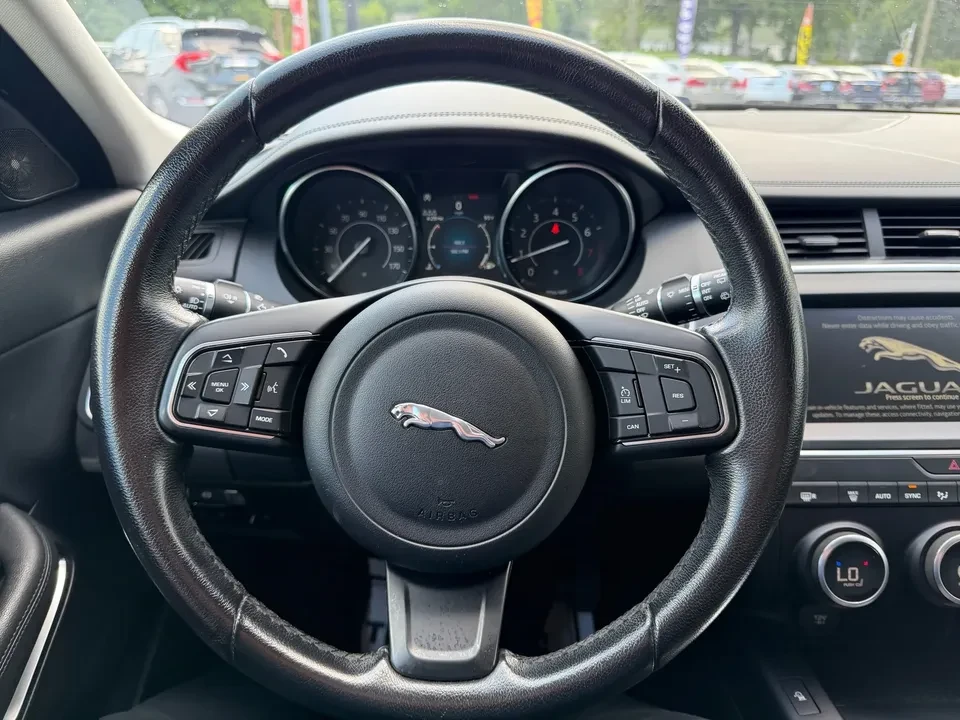 2020 Jaguar E-Pace - Image 14 of 20