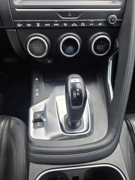 2020 Jaguar E-Pace - Image 9 of 20