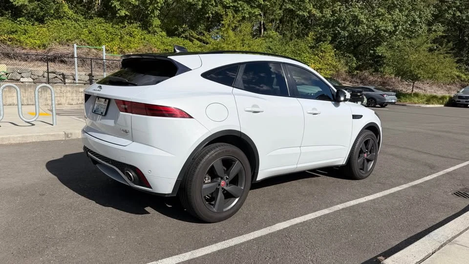 2020 Jaguar E-Pace - Image 10 of 15