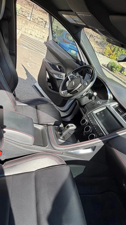 2020 Jaguar E-Pace - Image 5 of 15