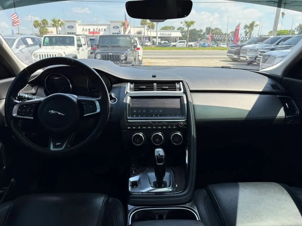 2020 Jaguar E-Pace - Image 10 of 20
