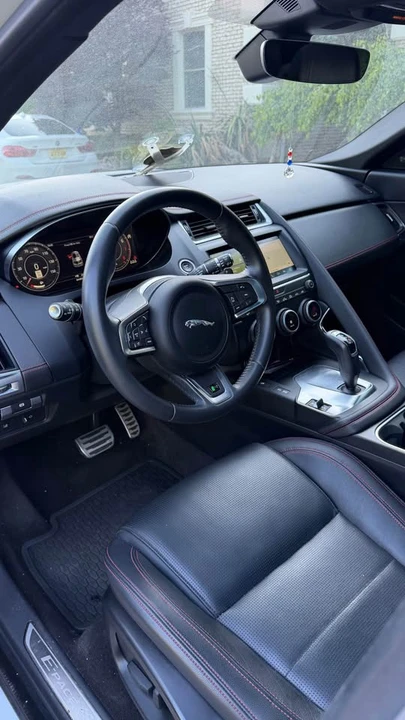 2020 Jaguar E-Pace - Image 12 of 16